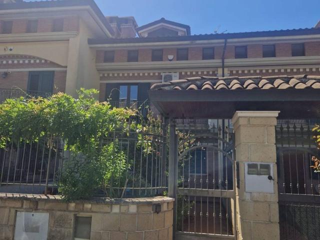 Casa in vendita a Avellino, Campania