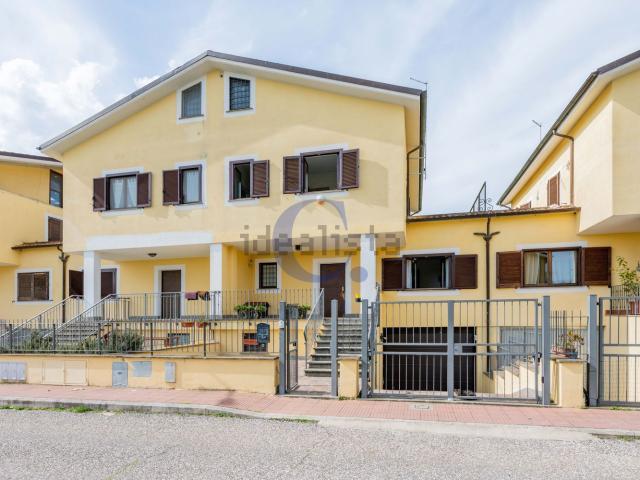 Casa in vendita a Monterosi, Lazio