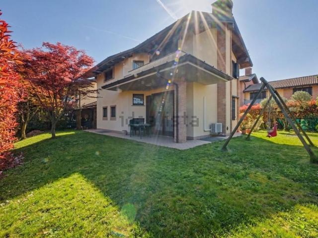 Casa in vendita a Rovera, Malnate