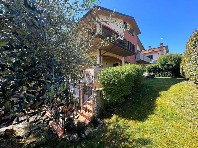 Casa in vendita a Quarrata, Toscana