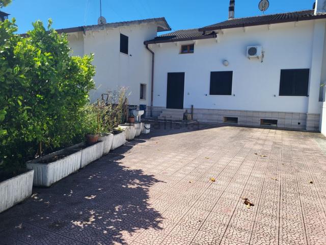 Casa in vendita a San Giacomo Degli Schiavoni, Molise
