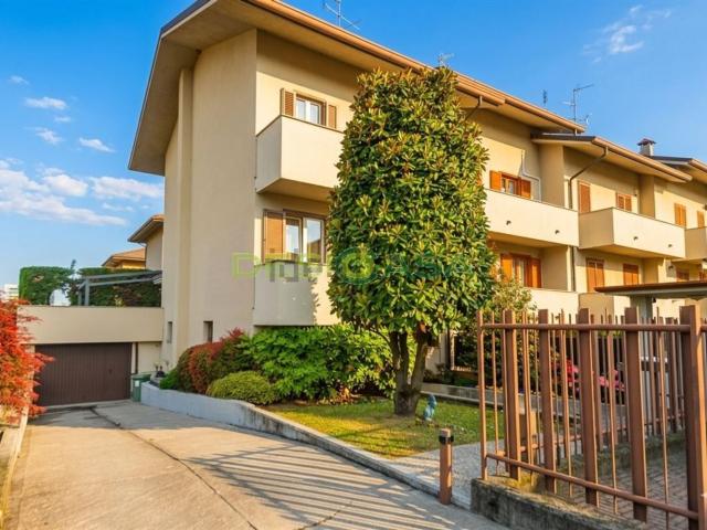 Casa in vendita a Bassa, Desio