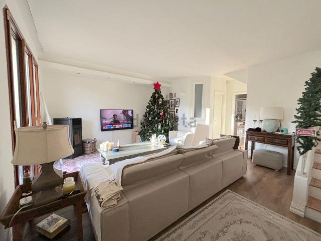 Casa in vendita a Morciano Di Romagna, Reggio Emilia