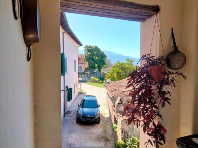 Casa in vendita a Campello Sul Clitunno, Umbria