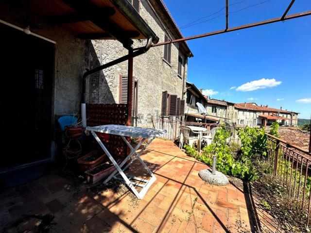 Casa in vendita a Unione dei comuni Media Valle del Serchio, Villa Basilica