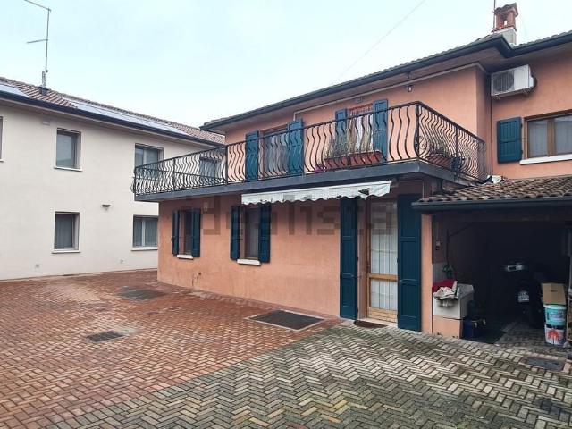 Casa in vendita a Leno, Lombardia