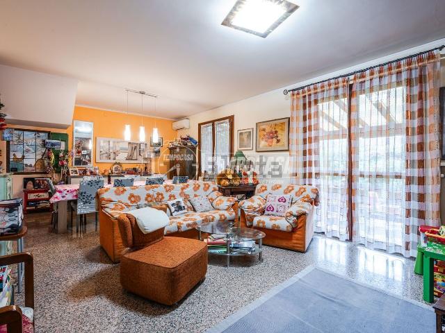 Casa in vendita a Modena, Baggiovara