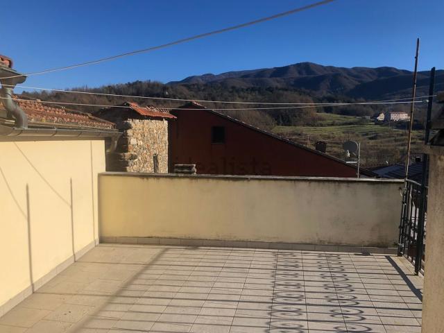 Casa in vendita a Varese Ligure, Liguria