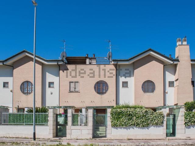 Casa in vendita a Osteria del Curato, Roma Capitale