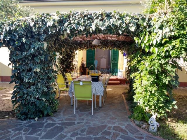 Casa in vendita a Fontia, Carrara