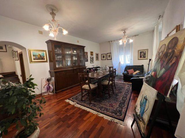 Casa in vendita a Varese Ligure, Liguria