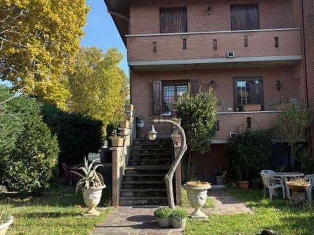 Casa in vendita a Ferrara, Reggio Emilia