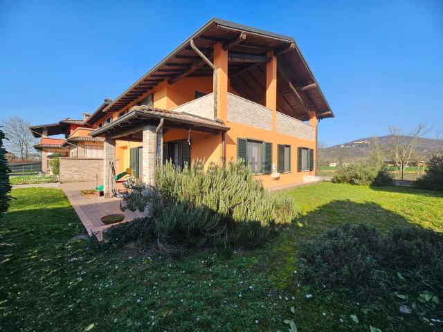 Casa in vendita a Rivanazzano Terme, Pavia