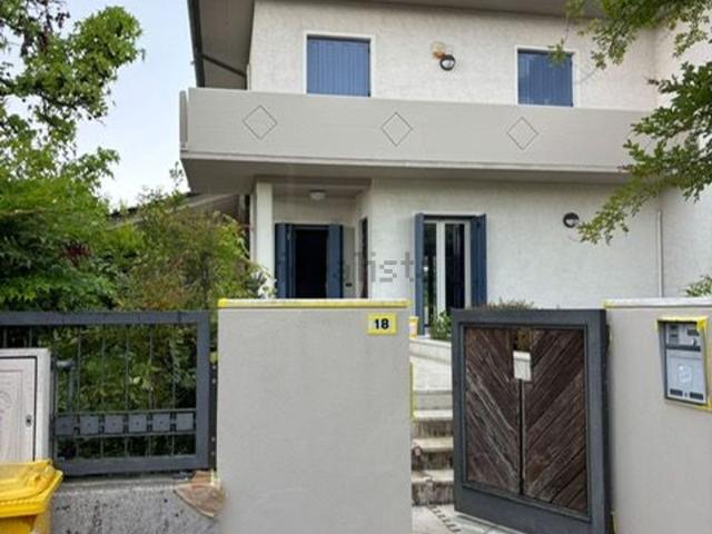 Casa in vendita a Onè di Fonte, Veneto