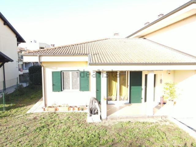 Casa in vendita a Cerano, Novara