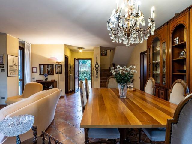 Casa in vendita a Besana In Brianza, Lombardia