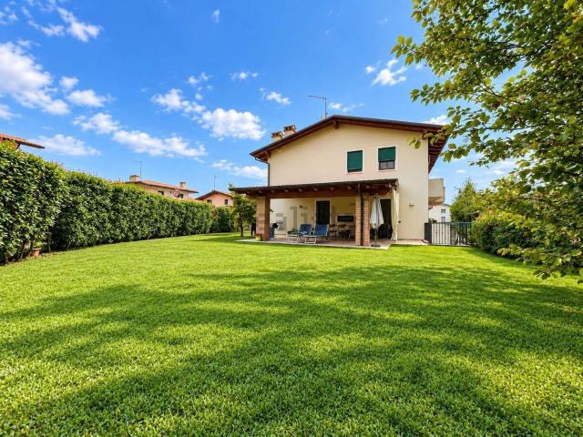 Casa in vendita a Corte Coraza, Carrè
