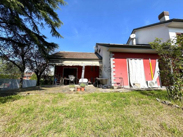 Casa in vendita a Landriano, Lombardia