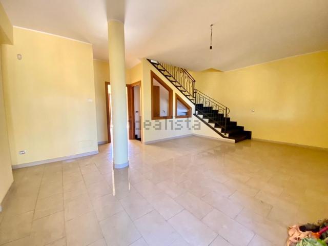 Casa in vendita a Giarre, Sicilia