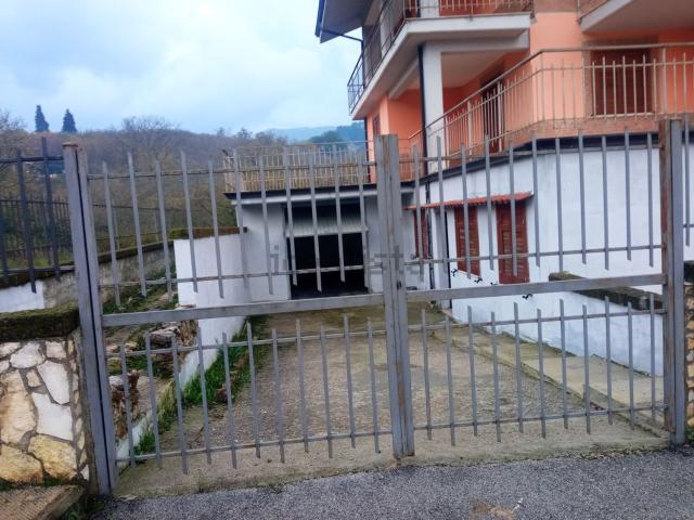 Casa in vendita a Contrada Bagnoli, Avellino