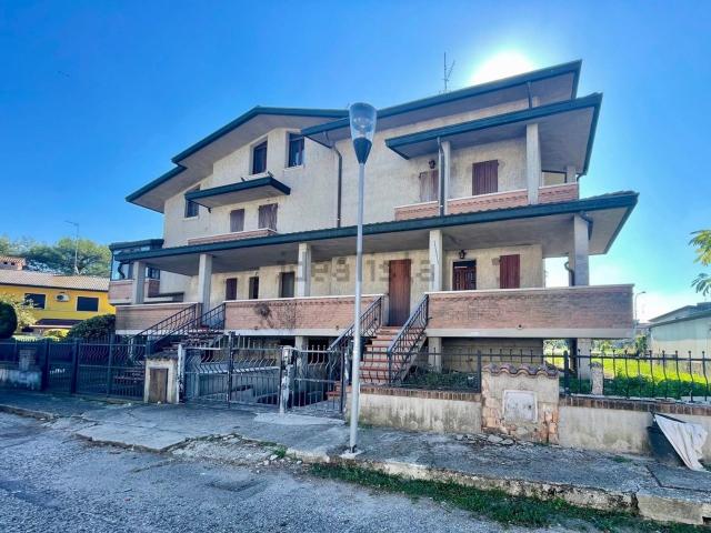 Casa in vendita a Lagosanto, Ferrara