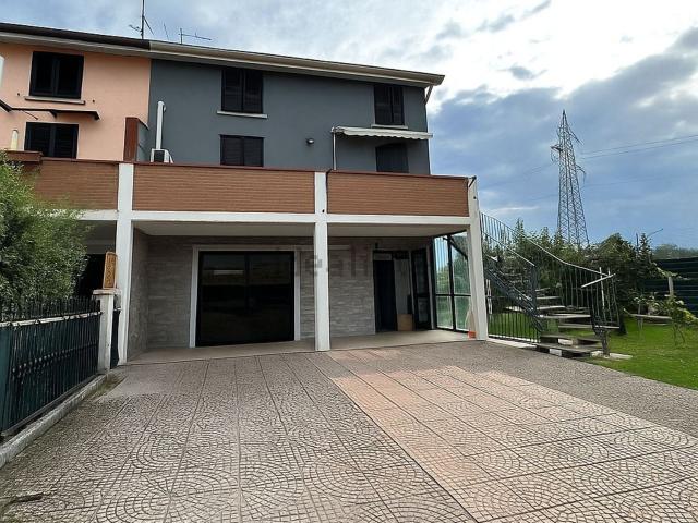 Casa in vendita a Bassa Reggiana, Re