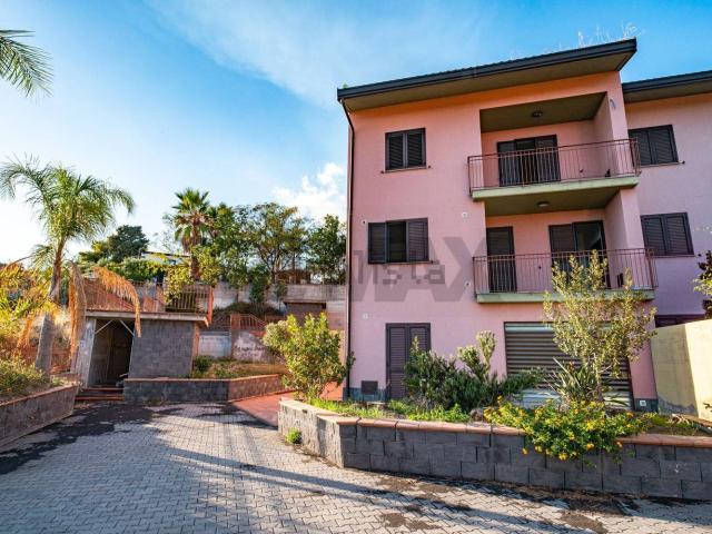 Casa in vendita a Ficarazzi, Aci Castello