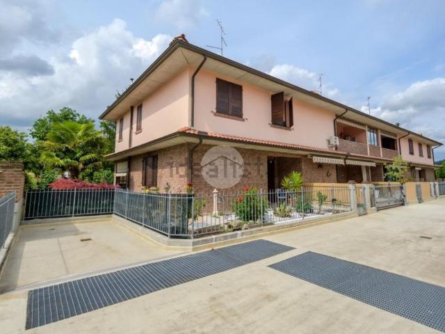 Casa in vendita a Unione di comuni Terre di Castelli, Savignano Sul Panaro