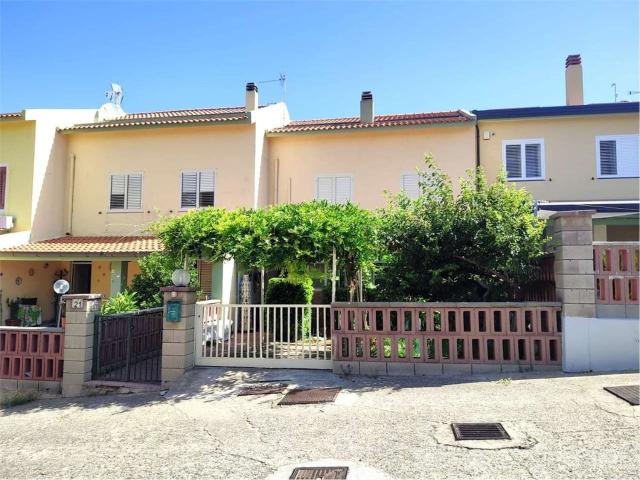 Casa in vendita a Valdina, Sicilia