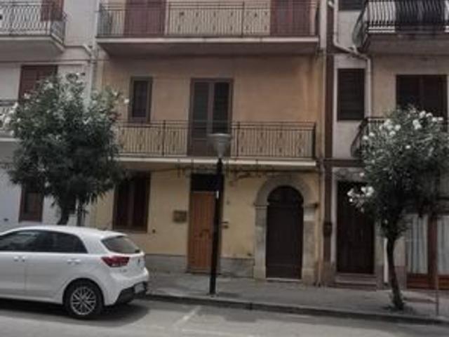 Casa in vendita a Alessandria della Rocca, Agrigento