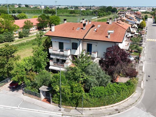 Casa in vendita a Budrio, Longiano
