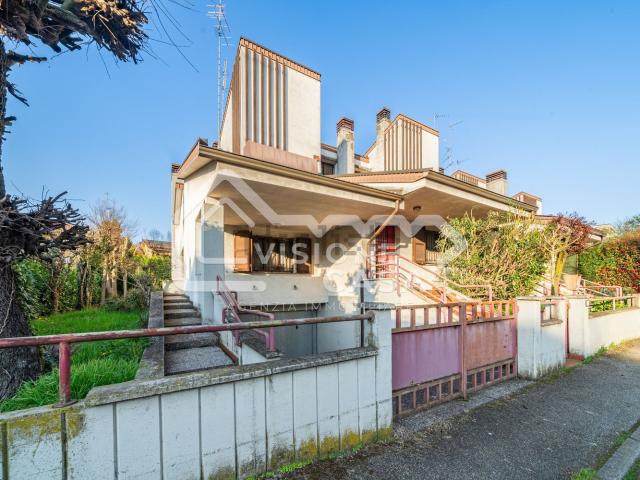Casa in vendita a Re, Reggio Emilia