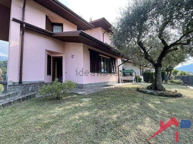Casa in vendita a Piazza, Caprino Bergamasco