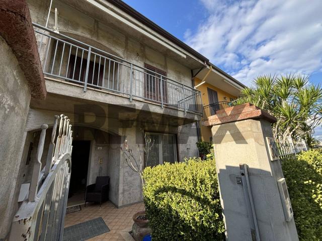 Casa in vendita a Acquedolci, Messina