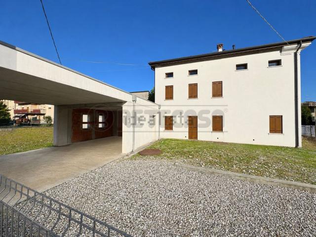 Casa in vendita a Sandrigo, Veneto