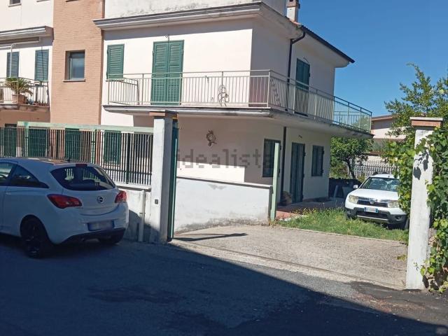 Casa in vendita a Villaggio Adriano, Tivoli