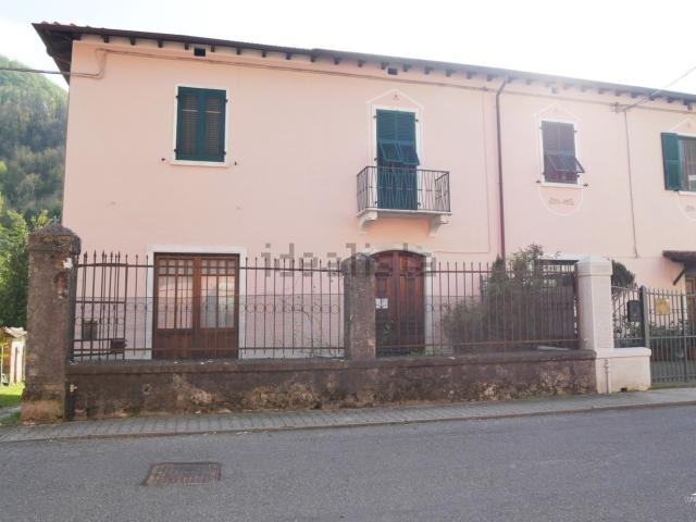 Casa in vendita a Unione di comuni Montana Lunigiana, Fivizzano