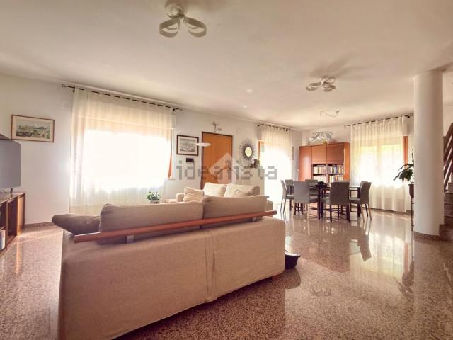 Casa in vendita a Brecciarolo, Marche
