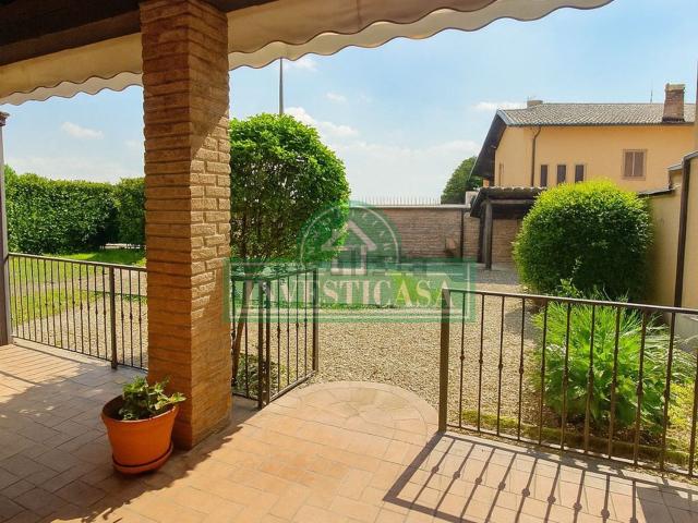 Casa in vendita a Torre D'isola, Lombardia