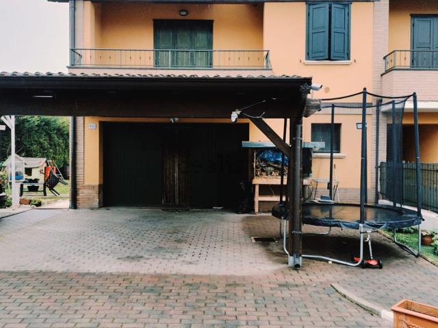 Casa in vendita a Terra di Mezzo, Re