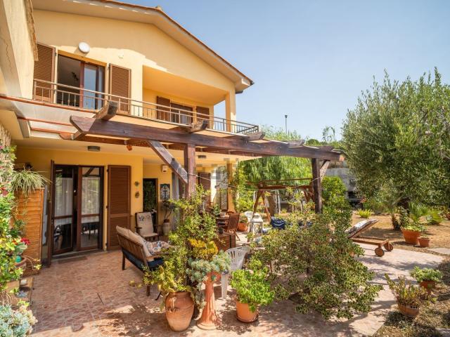 Casa in vendita a Montemazzano, Piombino