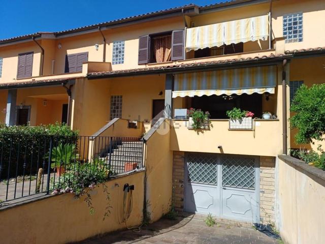 Casa in vendita a Monterosi, Lazio