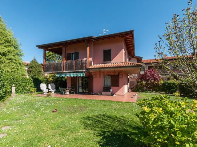 Casa in vendita a Vogno, Rovetta