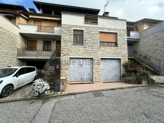 Casa in vendita a Assisi, Umbria