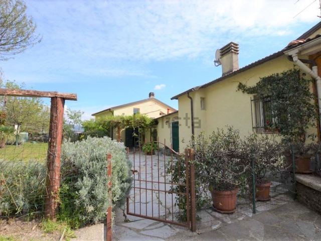 Casa in vendita a Varese Ligure, Liguria