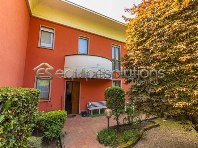 Casa in vendita a Alzano Lombardo, Lombardia