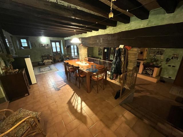 Casa in vendita a Giarona, Piacenza