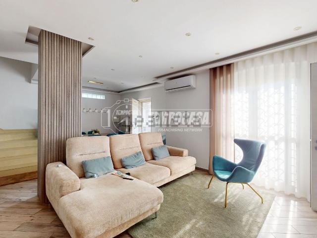 Casa in vendita a Aversa, Campania