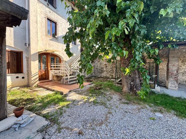 Casa in vendita a Faedis, Faedis / Fojda
