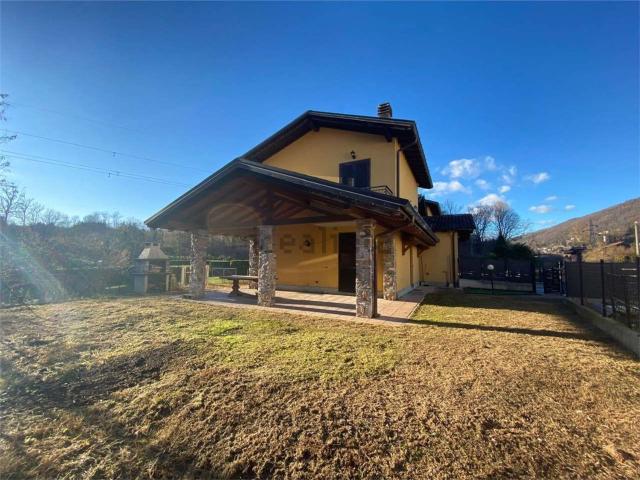 Casa in vendita a Comunità Montana del Piambello, Cunardo